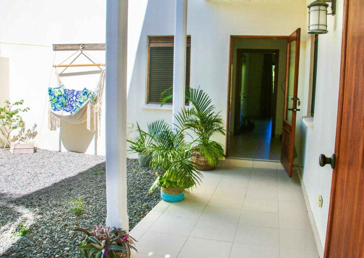 Hotel The Hideaway At Hughes Point Freetown Village Exterior foto